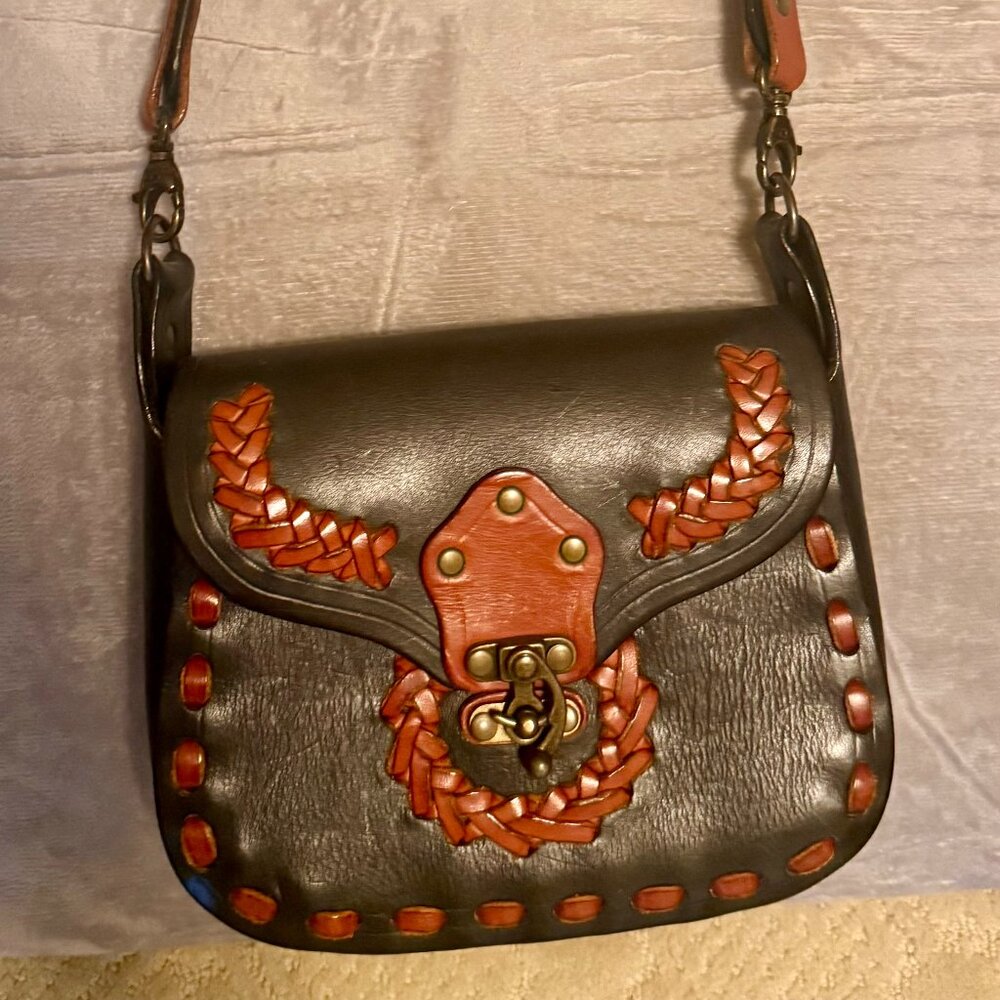 Vintage Halikarnas Leather Crossbody Handbag-Lots of detail